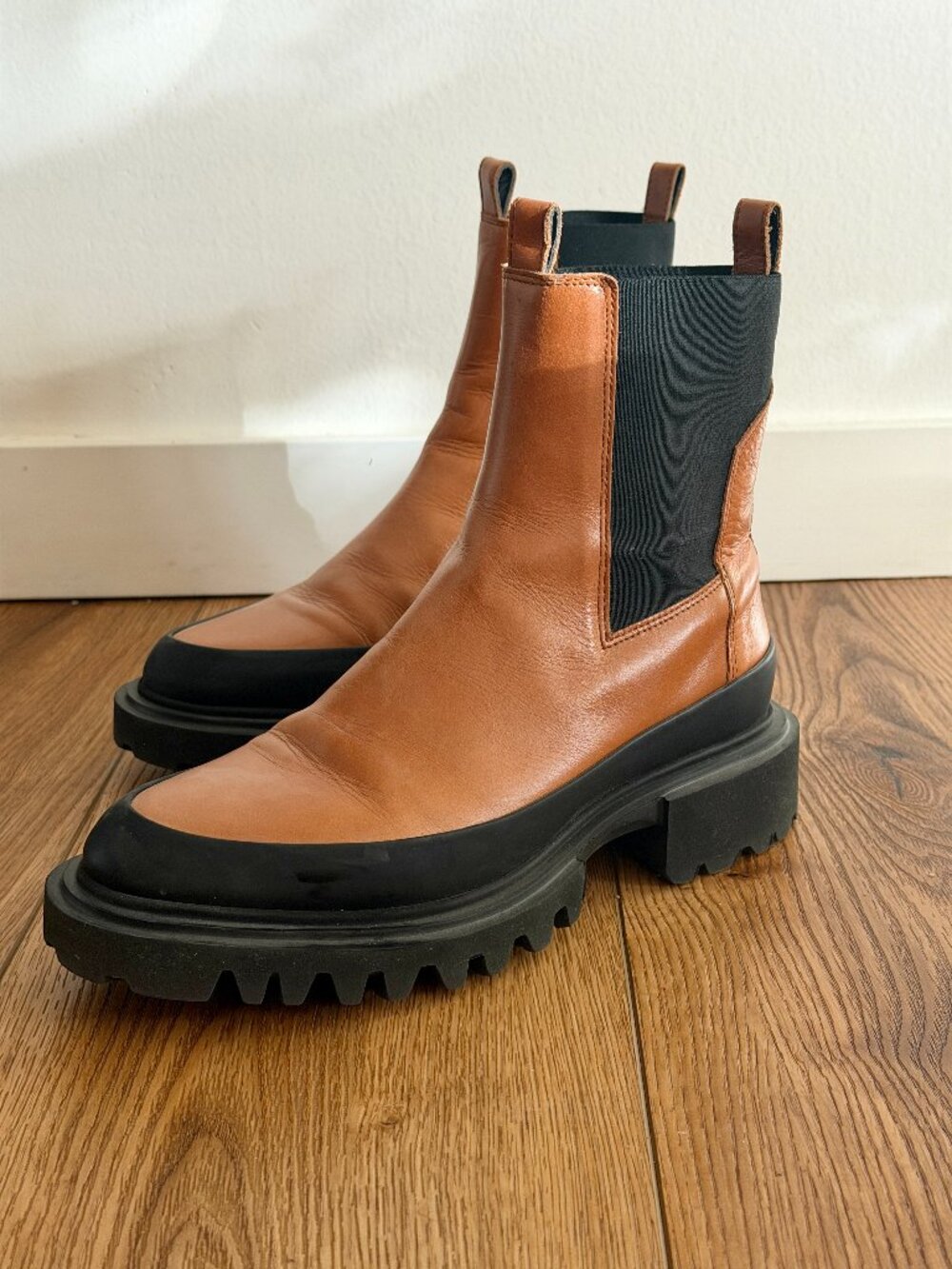 All Saints Leather Chelsea Boots Tan Black Lug Sole EU 39 / US 8